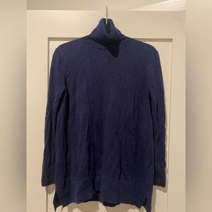 Sweater with neck